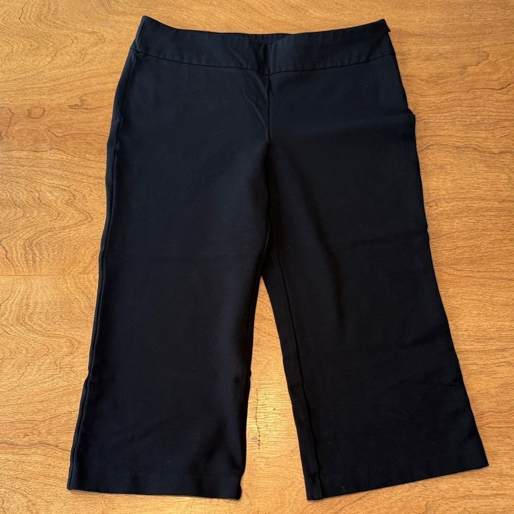 Chico's Black Wide Leg Crop Trousers
